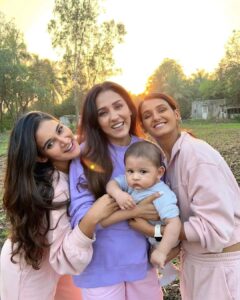 Shakti Mohan Instagram - All the 💜 @neetimohan18 @muktimohan Aryaveer 👶🏻 📷@nihaarpandya