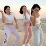 Shakti Mohan Instagram - 🐪 Afrovibing in Abudhabi Desert 🐪 Music 🎵: TOTE - @dream_boyz @mallaryah Choreo 👯‍♀️: @chilubatheone 🎥 : @pskautia 🙏💃🙏: @mohanshakti @vintiidnani @emiliecaillon #afro #afrodance #desert#abudhabi #inabudhabi #inthenow #girlsfun #choreography AbuDhabi
