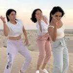 Shakti Mohan Instagram – 🐪
Afrovibing in Abudhabi Desert 
🐪 

Music 🎵: TOTE – @dream_boyz 
@mallaryah 
Choreo 👯‍♀️: @chilubatheone 
🎥 : @pskautia 
🙏💃🙏: @mohanshakti @vintiidnani @emiliecaillon 

#afro #afrodance #desert#abudhabi #inabudhabi #inthenow #girlsfun #choreography AbuDhabi