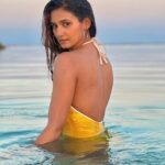 Shakti Mohan Instagram - 💛 📷 @vintiidnani