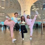 Shakti Mohan Instagram – some ordinary poses before we take off 🛫

@vintiidnani ⛄️@emiliecaillon 🦦#newadventureawaits 🦥 Mumbai, Maharashtra