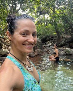Shakti Mohan Instagram - we travel not to escape life 
but for life not to escape us 🍃

 📷 @emiliecaillon @dharmesh0011 🤘🏼
#havingthebesttime #lovewater