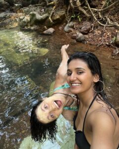 Shakti Mohan Instagram - we travel not to escape life 
but for life not to escape us 🍃

 📷 @emiliecaillon @dharmesh0011 🤘🏼
#havingthebesttime #lovewater