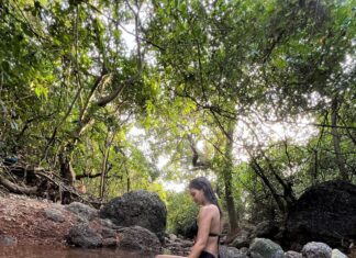 Shakti Mohan Instagram - we travel not to escape life but for life not to escape us 🍃 📷 @emiliecaillon @dharmesh0011 🤘🏼 #havingthebesttime #lovewater
