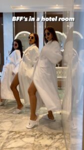 Shakti Mohan Instagram - Not sure who’s crazier 🧐🤓
@alishasingh.official @vintiidnani 

@waldorfdubai @visit.dubai @pickyourtrail #visitdubai #hiltonmemories #dreamwithus #waldorfastoria #unwraptheworld #letspyt #setyourselffree #pickyourtrail