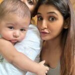 Shakti Mohan Instagram - I ammmmmm in 🤍 He is sucha ghapolaaaaa I want to eatttttt him 🍰 Ahhhhhhh love you my delicious Aryaveer 👶🏻 God bless you babulaal 😌 Goddddddd…. Save him cos I will eat his cheeks 😬 Feelings of a brand new #maasi 🤟🏼