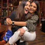 Shakti Mohan Instagram - My Doooooooeyyyyy 🎀 I wish that your life is filled with happiness, music and love. I am super blessed to have you as my sister in this life. Keep spreading your beautiful light and hope in this world. Love you Doo Happy birthday 🎂 @neetimohan18 📷 @nihaarpandya & @emiliecaillon Wonderful dinner @stregismumbai #bythemekong Thank you @varunkalra93 🤟🏼