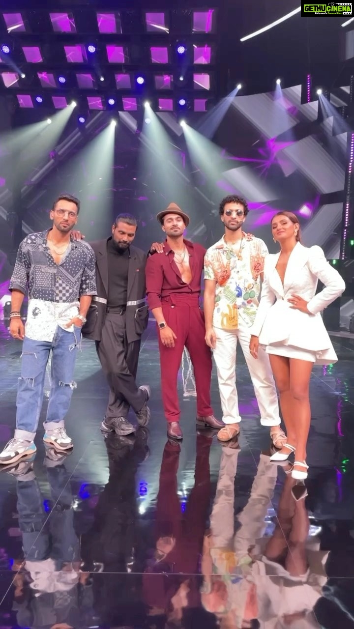 Shakti Mohan Instagram - Dis season gonna b killahhh 🤙🏼 @remodsouza sir @salmanyusuffkhan @punitjpathakofficial @raghavjuyal 🎥@souravsharmaofficial #danceplus6 @framesproductioncompany @disneyplushotstar @starplus @camy1411 @styledbyanna137 @ranbirmukherjeeofficial @azotiique @mitavaswani @dwyessh_hairwizard @premavshetty @jagtap721