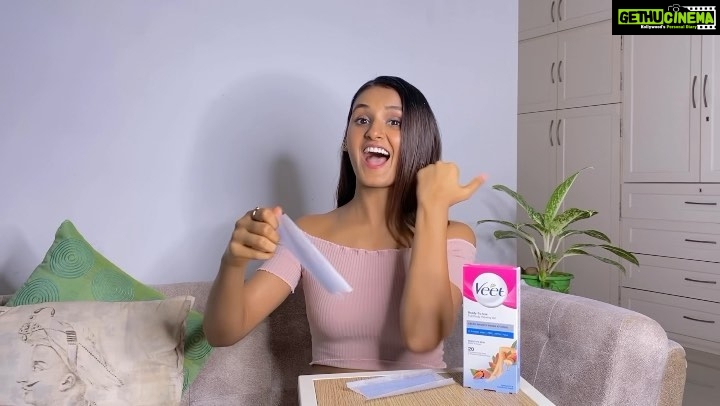 Shakti Mohan Instagram - In today’s day and age, it’s vital to pause, relax and reset. Come see how I do it right with this easy routine by spending some #MeTimeForPositiVeety Thanks to @VeetIndia for this incredible idea! ✌️✨