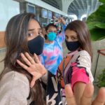 Shakti Mohan Instagram - 📸 Paparazziiiiii & Mummyrazziiii 😂 #airportlooks be like 🙃 @muktimohan @kmohan12 🕺🤷🏻‍♀️ Super thanks to @indigo.6e ✈️@pickyourtrail 🏝 for making this trip supa awesome for us 😎 #sisterstrip 💫 Thank you 🌸 @camy1411 @styledbyanna137 @madaboutfashion_kejal 👒 @angelcroshet_swimwear 💃🏻 @madaboutfashion_kejal 🌻