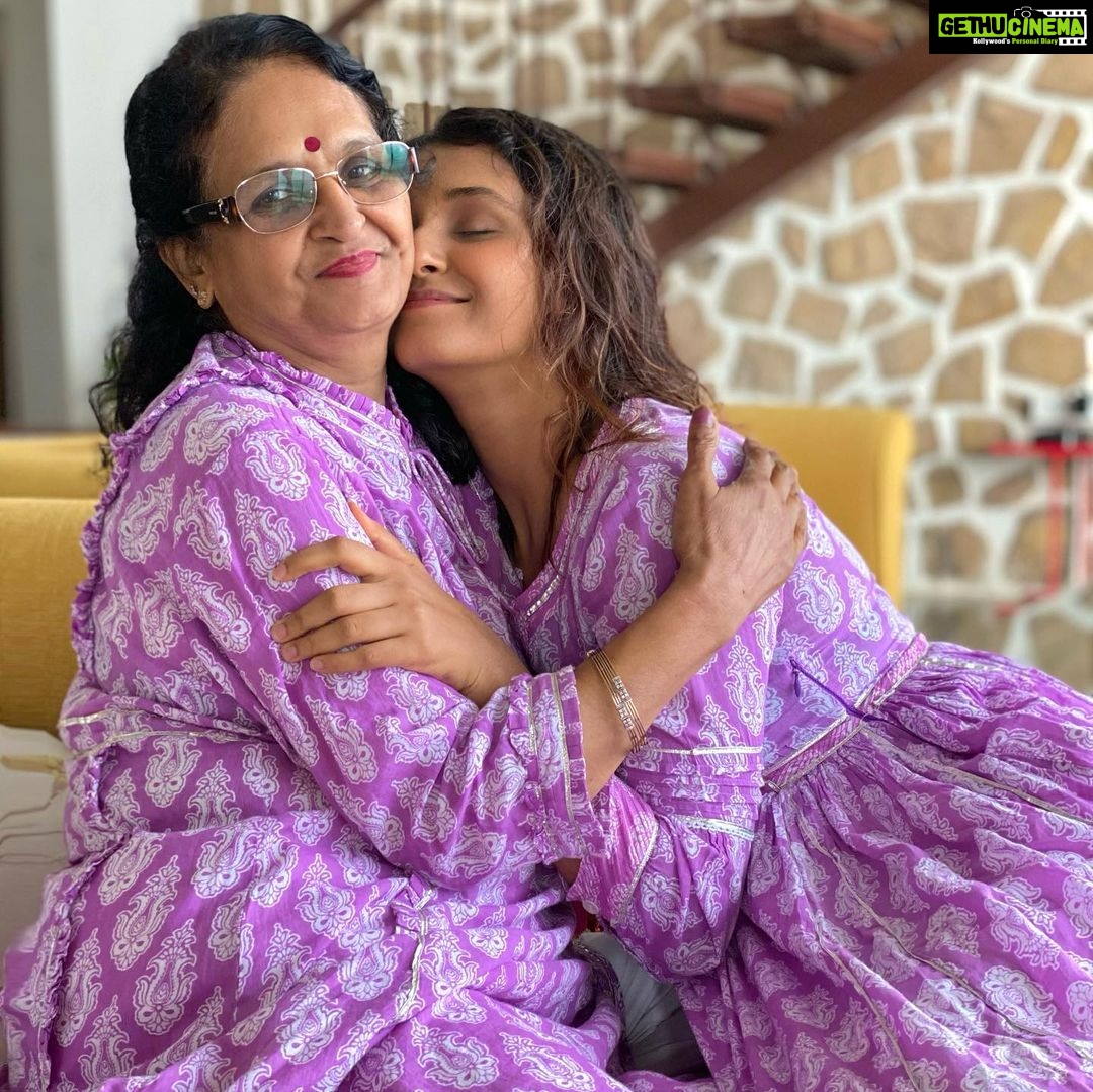 Shakti Mohan Instagram - yummy mummy 💜 Devouring my mummy everyday like this 💕#irresistible #motherlikedaughter @kusum8114