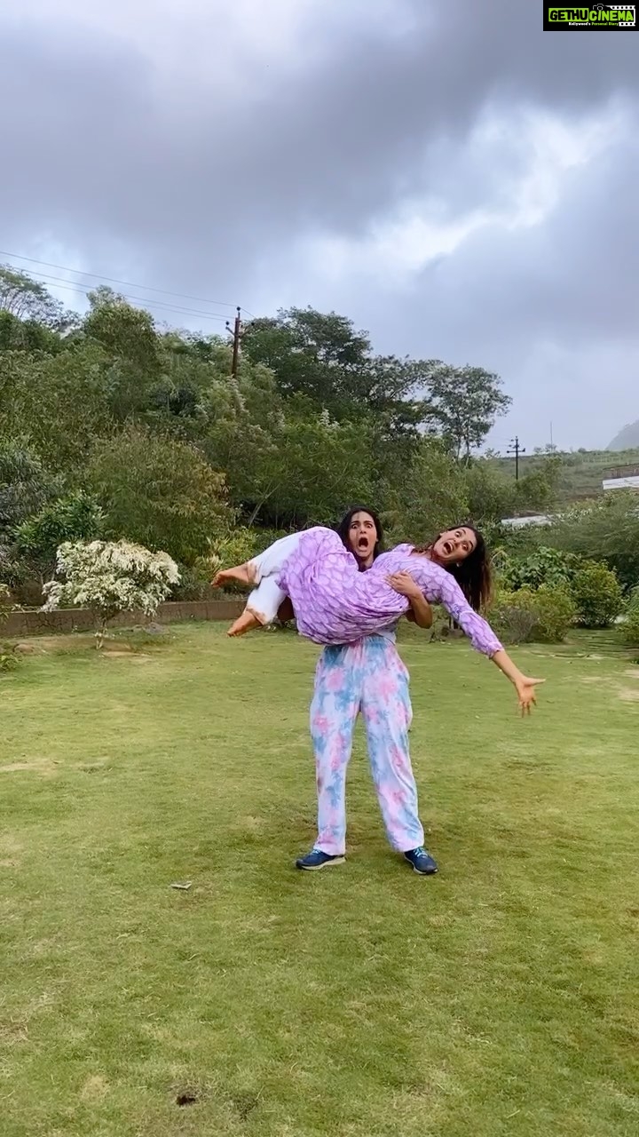 Shakti Mohan Instagram - Happy birthday Golu 🐣 Let’s start this day with some regular amount of madness we do on a daily basis 🤘🏼 I know you are expecting a lottttt today - more than I have planned 😥 I am fully prepared to blame Lockdown, Corona, rains, traffic, network and many more classic excuses😅 Guys help me find more excuses 🤥 Tell tell 🤓