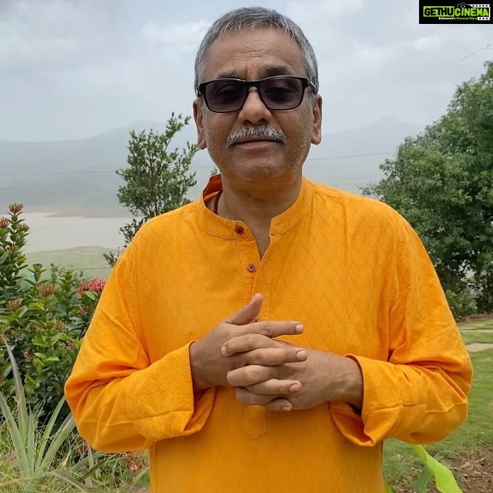 Shakti Mohan Instagram - A message for all the fathers from my father on Fatherβs Day π€ To the most amazing person who I love and respect immensely Papa you are my strength ππΌ Love you sooooooooo much, I can do anything for you π Thank you for making me believe that I can do anything I put my heart to. I want to say so much but I have no words to express how I feel for you. Keep inspiring us and pushing us to do our best ππ» #happyfathersday @bms.brijmohan #bestfather