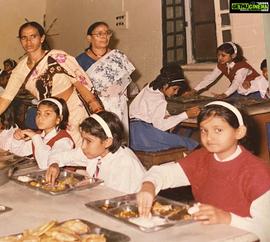 Shakti Mohan Instagram - Boarding Schooooooool Days 💫 So many mad memories of growing up in a hostel for 10 years - hogging endlessly in the mess, cooking maggi at night on candles, (our teachers and warden shouldn’t read this 😆), getting mushroom cut hairstyles, learning to play side drum for marching band, participating in all possible events of school - dance, sports, singing competitions, taking trips to hill stations, breaking lots of rules and being called to Principal ma’am’s office. I feel blessed to have had such friends who are an integral part of my life and made this journey priceless. I want to dive back in that time and live those Wonder-years again. #nostalgia #bestdaysofmylife #throwbackthursday feat my awesome school friends @sonakiki @ritica12 Khushboo Singh, Ayani Agarwal, Nisha Todi, Smriti Priya, Priyanka Goel, Lokeshwari, Rakhi, Richa, Aastha, Ishita, Anshika, Jyoti and 2nd dormitory ki warden and Bai ji 🌸 (as seen in the pictures) @birla_balika_vidhyapeeth 🏫