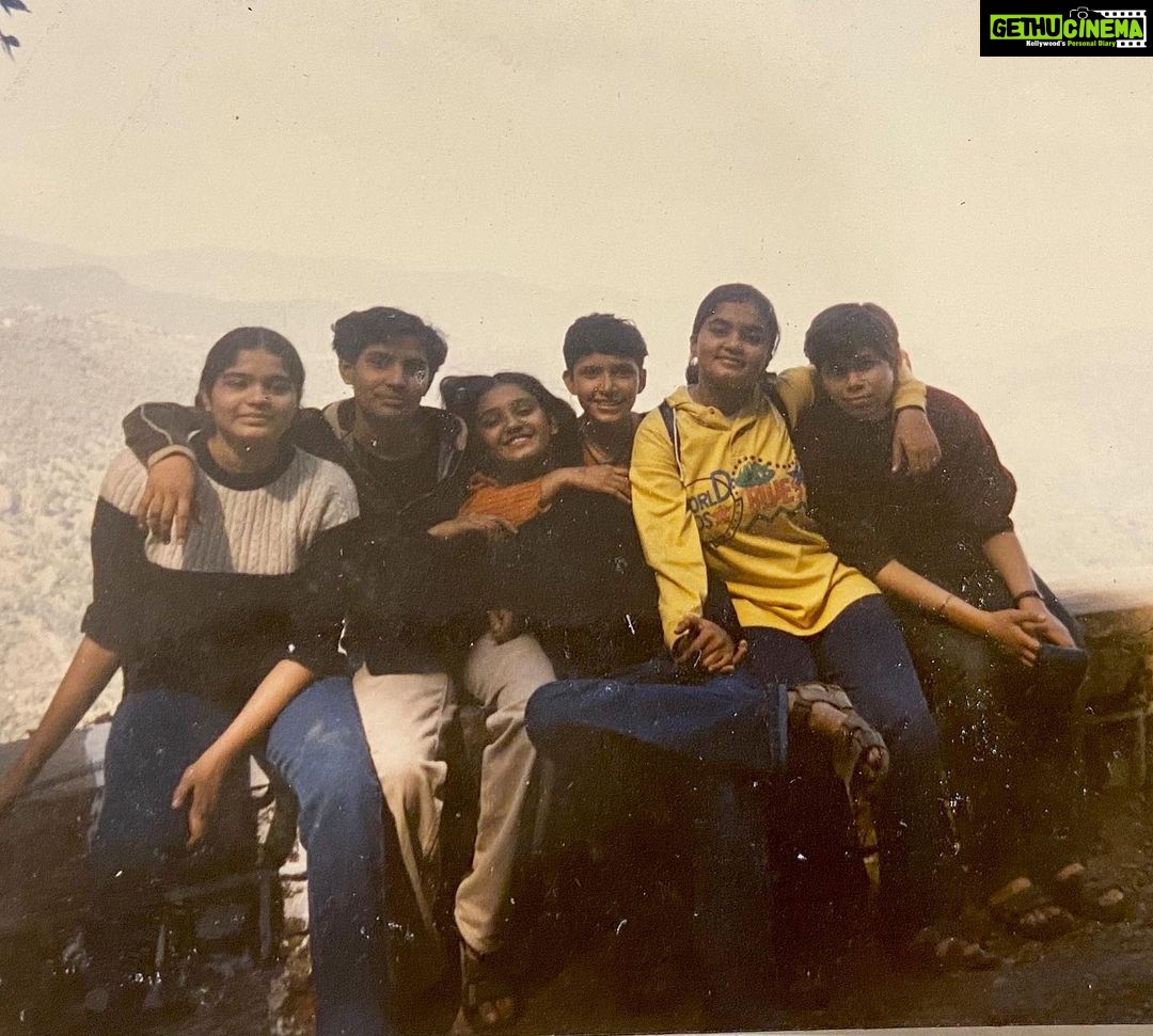 Shakti Mohan Instagram - Boarding Schooooooool Days 💫 So many mad memories of growing up in a hostel for 10 years - hogging endlessly in the mess, cooking maggi at night on candles, (our teachers and warden shouldn’t read this 😆), getting mushroom cut hairstyles, learning to play side drum for marching band, participating in all possible events of school - dance, sports, singing competitions, taking trips to hill stations, breaking lots of rules and being called to Principal ma’am’s office. I feel blessed to have had such friends who are an integral part of my life and made this journey priceless. I want to dive back in that time and live those Wonder-years again. #nostalgia #bestdaysofmylife #throwbackthursday feat my awesome school friends @sonakiki @ritica12 Khushboo Singh, Ayani Agarwal, Nisha Todi, Smriti Priya, Priyanka Goel, Lokeshwari, Rakhi, Richa, Aastha, Ishita, Anshika, Jyoti and 2nd dormitory ki warden and Bai ji 🌸 (as seen in the pictures) @birla_balika_vidhyapeeth 🏫