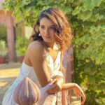 Shakti Mohan Instagram – A very good morning to you all from Rajasthan ☀️🐪🦚 

😇@aishwaryatyagiofficial 
 ⚜️ @rubansaccessories @oakpinionpr 
📷@muktimohan @house_of_rohet 🤟🏼