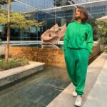 Shakti Mohan Instagram – How I am outside vs 👉🏼 
can’t keep calm when I see water 🏊🏼‍♀️