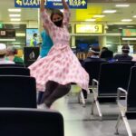 Shakti Mohan Instagram – Singles on this day be like 💁🏻‍♀️
“Khudi se maine Isha kiya re” 

If you #loveyourself only then you are capable of loving someone else 🌷
#happyvalentinesday 😘
Celebrations #earlymorning at the #airport 🤘🏼
I loved the audience 😴 😴😴