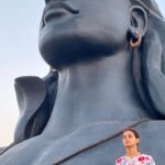Shakti Mohan Instagram - Shi-va' is 'that which is not', a primordial emptiness; Shiva the first-ever yogi, Adiyogi, the one who first perceived this emptiness. The experience of his majestic presence here is soul stirring 🌺 Thank you @sadhguru for creating a space which is beyond beautiful and sacred. @isha.foundation 🌿 @rohan_shah_