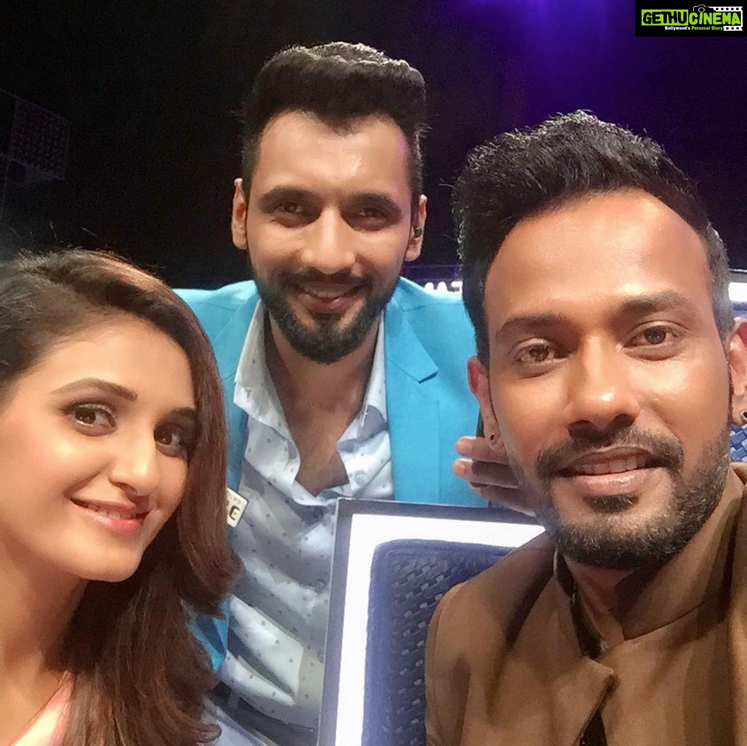 Shakti Mohan Instagram - HAPPPPPPYYYYYY BIRTHDAY TO MY CUTIES 😘 @dharmesh0011 @punitjpathakofficial FYI dono ka birthday is one day apart 🥳 It’s so amazinggggg to know you both. Couldn’t ask for better friends who support me and pull my leg all the time 🤣 you both are super beautiful souls. Love the feeling of knowing you, it brings a sense a homeliness and warmth just to think about you two. Love you and stay the best, you guys inspire me alottt 😇 Love youuuuuuuuuuuuuu Have the best day ever 🎂🎈