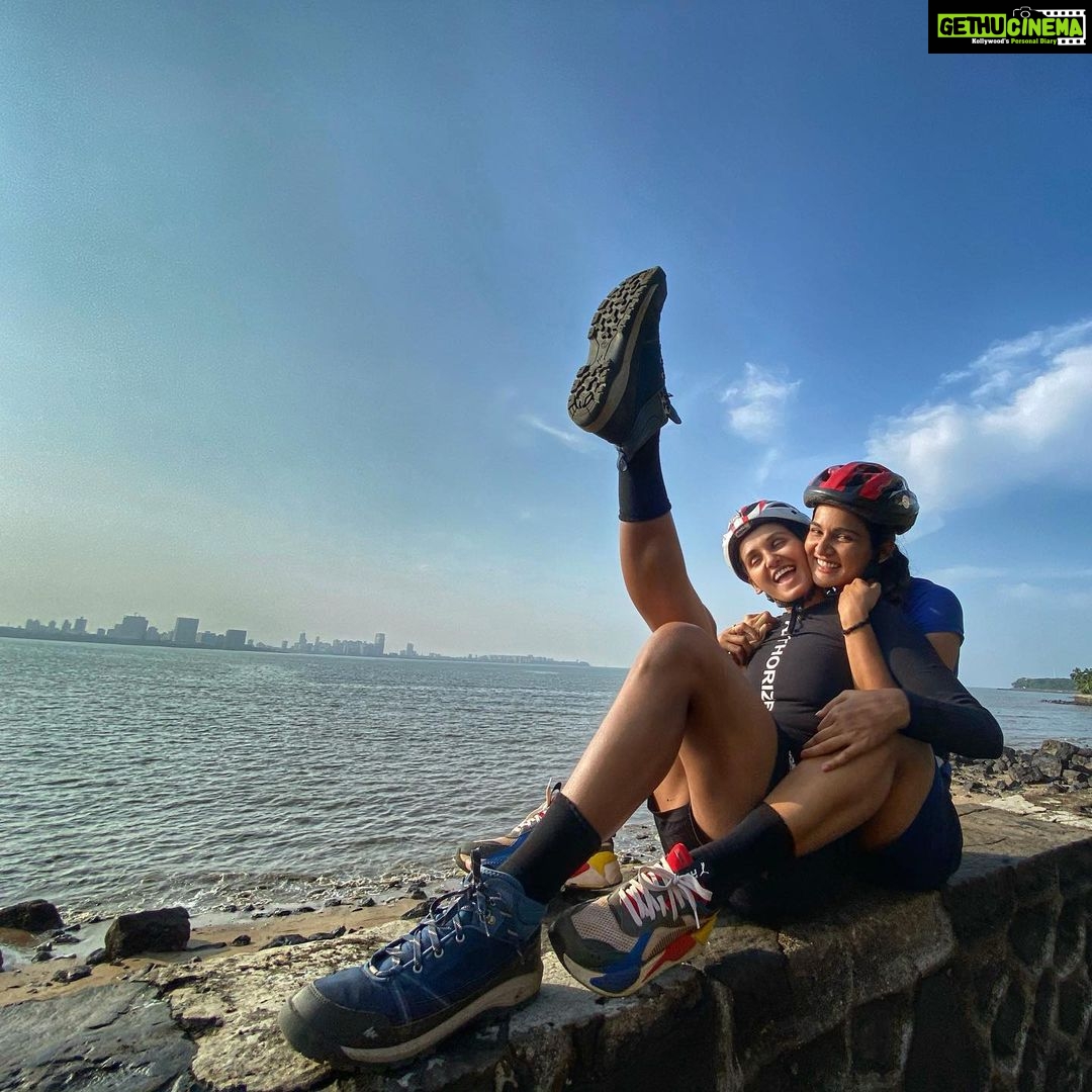 Shakti Mohan Instagram - Sunday morning with my Golu Mohan @muktimohan #myforever who turns darkness into light who makes everything right (wasn’t trying to rhyme it but it happened 😅) The way you make me feel is the most special feeling in the world. I never ever want to let that go... also thanks for turning my birthday into a big festival it is a new benchmark for celebrations. I am the luckiest sister in the world to have you. Be the mad Lil Golu to me forever. You are truly the sunshine in my life... Yours only Chiku didi