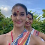 Shakti Mohan Instagram - Nurture your roots 🌿 . Live in the rhythm of your soil 🌺 . Celebrating Indian spirit of dance 🇮🇳 #NrityaTribe is our small attempt to introduce inner-freedom & joy to you! Swatantra Diwas ki shubhkamnaye 🙏 @muktimohan @alishasingh.official @kmohan12 @thisisriyaaaa @kusum8114 @arunaagarwal34 @nrityashakti @muktimanch @vishwanath.kumary @muktimanch #NrityaTribe #nrityashakti #muktimanch #independenceday #indianfolkdance #reisdasmarimbas