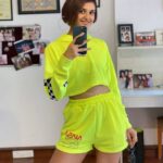 Shakti Mohan Instagram - A day in my life before lockdown 😷 Link in bio 🤍 It's crazy to see how much we did in a day before this pandemic. Gives us lot to think about 💬 . Shot by @souravsharmaofficial Edited by @aditya__dixit @souravsharmaofficial @nrityashakti #mumbai @saachivj @fuss_pot @thekhyatigandhi