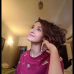 Shakti Mohan Instagram - Emotions in Lockdown 1 👉 2 👉 3 👉4 Which one are you feeling? 4??? 🤗 ☺️👻🤪 #quarantinelife #hysteria #lockdown #madness 👊#coronavirus 👹