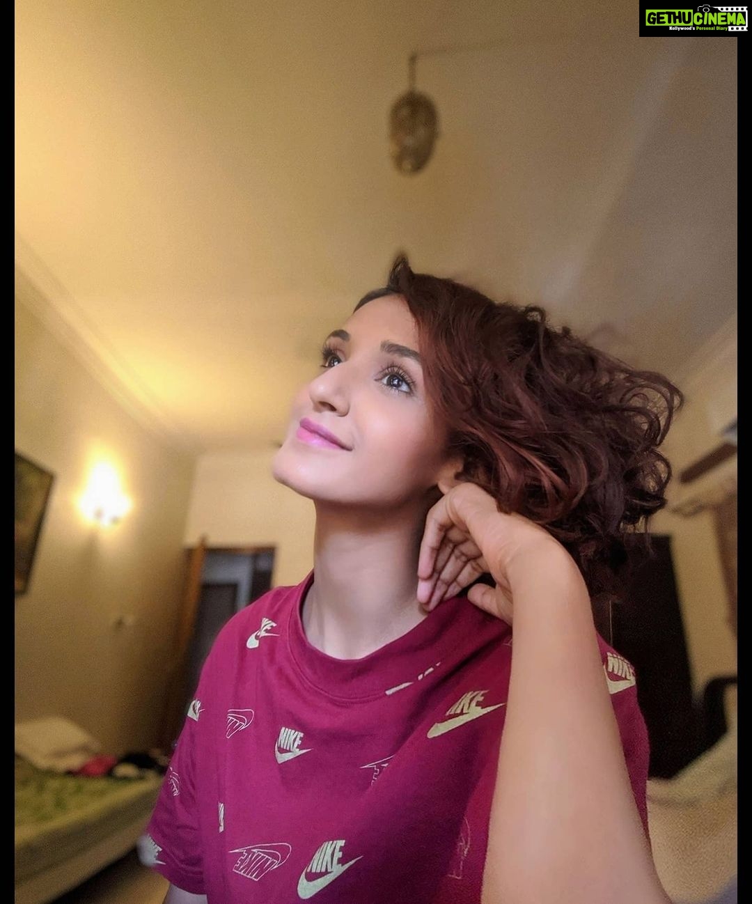 Shakti Mohan Instagram - Emotions in Lockdown 1 π 2 π 3 π4 Which one are you feeling? 4??? π€ βΊοΈπ»π€ͺ #quarantinelife #hysteria #lockdown #madness π#coronavirus πΉ