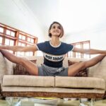 Shakti Mohan Instagram - Couchella 📺🤸‍♀️🙄 👀 Binge watching Stretching all day 😍 #lockdown 🎈📌 🙈 #quarantinelife #couch party 🛋️