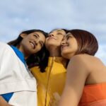 Shakti Mohan Instagram - You are mine 👩‍👧‍👧 Through the ups and downs of life, i have come to understand what it means to have each other. So proud to call you my sister @neetimohan18 @muktimohan Missing you @kmohan12 ♥️ 📷 @nihaarpandya @queensland @destination.queensland @hotairballoonaustralia #queensland #thisisqueensland #sister