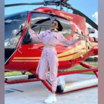 Shakti Mohan Instagram - My first ever helicopter ride 🚁 Facts: I was scared, I cried and I threw up 🙈🤢 Apart from that all of it was soooooooooo much funnnnnnnnn 😜🤸‍♀️😍 Yeahhhhhhhhhh wanna do it again 🤘 Thank you for giving me the courage ❤️ @muktimohan @neetimohan18 @nihaarpandya #VisitMelbourne @visitmelbourne