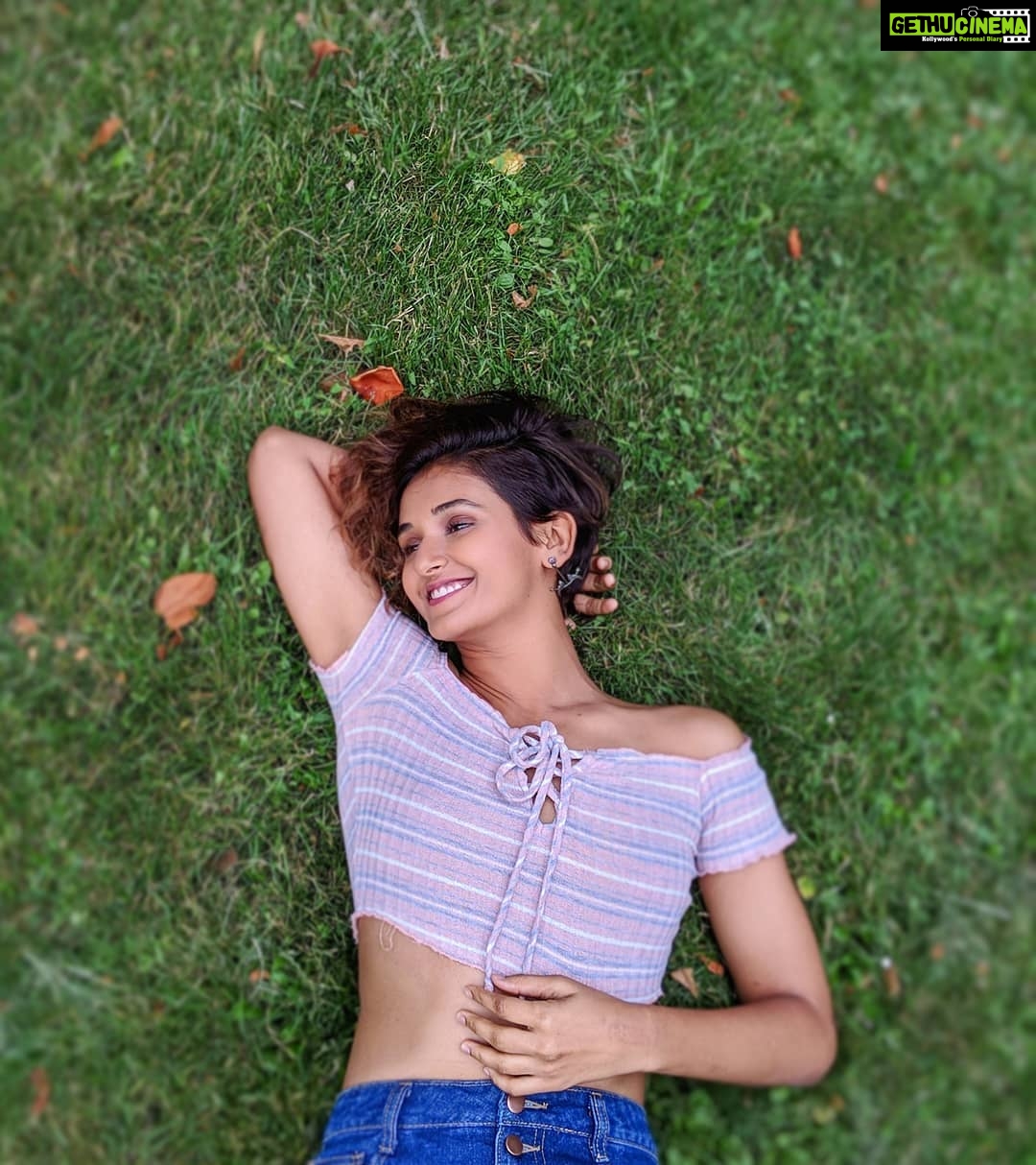 Shakti Mohan Instagram - I have so many things to say today... People say why Women's day? Well... there are so many reasons why we celebrate Women's day. Women are the most special beings on this planet. All the love, procreation, nurturing and care in this world come from this species. Most of all, I love being a woman. It is so powerful to be a girl. I have always felt beautiful and crazy living as a woman. There are so many battles a girl has to fight through to grow up, survive and win. It's the most amazing thing that has happened to me. #happywomensday ♀️#loveyourself