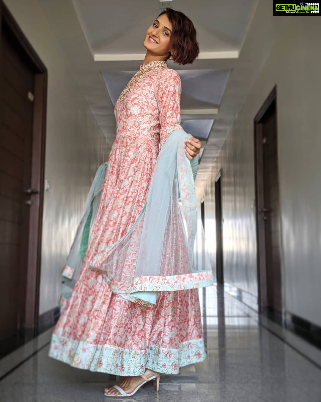 Shakti Mohan Instagram - Humare Bhai ki Shaadi haiiiiiiii πΊππ₯³π #shankykishaadi π§π» From your 1st birthday party to today... Time has flown. Love you so much Sankalp πΉ You are finally getting married. Yayyyyyy @sankalpsharma04 @smridhishr @muktimohan @bms.brijmohan Styled by @vrinda.fashionstylist Outfit by @vidushisaraflabel