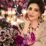 Shama Sikander Instagram - Happy Diwali Everyone 🪔🪔 . Make up & Hair :- @makeoverbysejalthakkar Jewellery:- @argentumbeyou . . #desigirl #diwalivibes #diwaliparty #stylish #indianwear #instadaily #instagood #shamasikander #actorslife