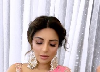 Shama Sikander Instagram - Teri deewani….😍🥰♥️♥️. #diwalireels #transitionreels #pink #saree #sareelove #shamasikander #desigirl
