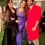 Shama Sikander Instagram - And life must go on… Diwali time with dear friends….. thank you for all the joy and happiness dear @surveenchawla and @akshaythakker and to meeting old friends and making new friendship ♥️😇🪔 . . . #diwaliparty #partytime #saree #love #festivevibes #festivewear #bollywood #postivevibes #Shamasikander Mumbai, Maharashtra