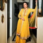 Shama Sikander Instagram - Regal 👸🏻 . . Outfit:-@nitikagujralofficial @simrankhera5 @styledbyayushidixit Hair :- @makeoverbysejalthakkar . . #diwaliparty #event #love #yellow #happiness #festivevibes #actorslife #indianwear #shamasikander Mumbai, Maharashtra