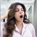 Shama Sikander Instagram - Ah chu…..🤭😬🤩 #wow #transition #transitionreels #reels #glam #simple #simpletoglam #glamdoll #fashionista #fashionicon