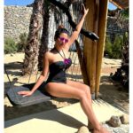 Shama Sikander Instagram - My idea of a perfect day…🤩😇 #beach #blacklove #holiday #traveldairies #mykonos #myrules #makeup #travelwithme #happiness #positivevibes #happydays #actorslife #shamasikander #throwback #mykonos #mykonosgreece