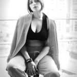 Shama Sikander Instagram - Grey matter… . . . #blackandwhite #photography #shootdairies #actorslife #influencer #woman #sassy #shamasikander