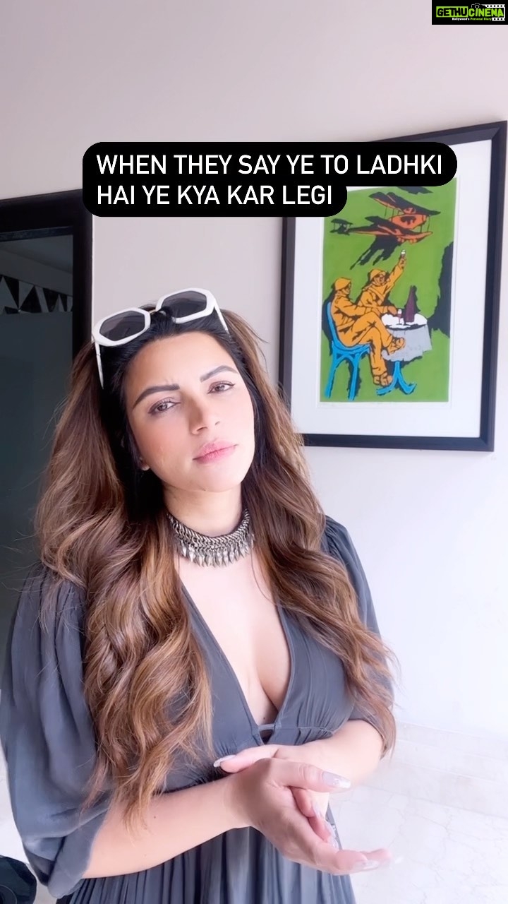 Shama Sikander Instagram - Ladhkiyan kuch kam nahi hoti balki zyada hi hoti hain….😎 #dontchallange #us #girls #girlpower #womanpower is #humanpower #letthegirlsgrow #shecanflytoo #diwalireels #empowering #reels #inspirationalquotes #inpiring #inspiringreels #happpytuesday