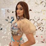 Shamita Shetty Instagram - 🦋❤️🦋 👗 @rinadhaka 💋💄 @shaylinayak 💇‍♀️ @sheetal_f_khan . . . . . . . . #showstopper #lakmefashionweek #tribalfusion #ootn #fun #gratitude #positivevibes