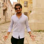 Shanmukh Jaswanth Kandregula Instagram - Single pasange 🖐🏻✌🏻 Tag your SINGLE FRIEND 🐻 D : Am I joke to you? Dailogues by @subbupandu 😁 . . . . . . #explore #lifestyle #singles #czechrepublic Prague, Czech Republic