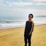 Shanmukh Jaswanth Kandregula Instagram - Vizag osthe mari Beach ki velalisindhe kada 😋 . . . . . #explore #vizag #beach #shannu Rushikonda Beach