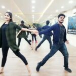 Shanmukh Jaswanth Kandregula Instagram - Pilla ra 😁 Throwback to one of my Favourite dance videos 😁❤️ @simranchoudhary @rajendraraj6424 . . . . . #dance #dancers#dancelife #pillara #hyderabad #explore