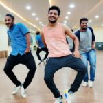 Shanmukh Jaswanth Kandregula Instagram - Hoyna Hoyna ❤️ New Favourite Song 🤘🏻❤️ Next ey song? 😬 The Choreographers 🤘🏻🤘🏻🤘🏻 @saathwik.somalanka n @rajendraraj6424 The Amazing Dop : @swethaa_naidu ❤️ . . . . #dance #dancers #dancelife #tollywood #telugucinema #choreography #nameisnani #explore