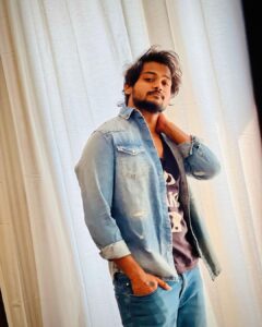 Shanmukh Jaswanth Kandregula Instagram - Messy 🙃
P C : @rohitmj.98 

#shannu