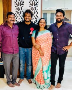 Shanmukh Jaswanth Kandregula Instagram - Happy birthday lo Happy 😬

2.5M Family with Family 💙