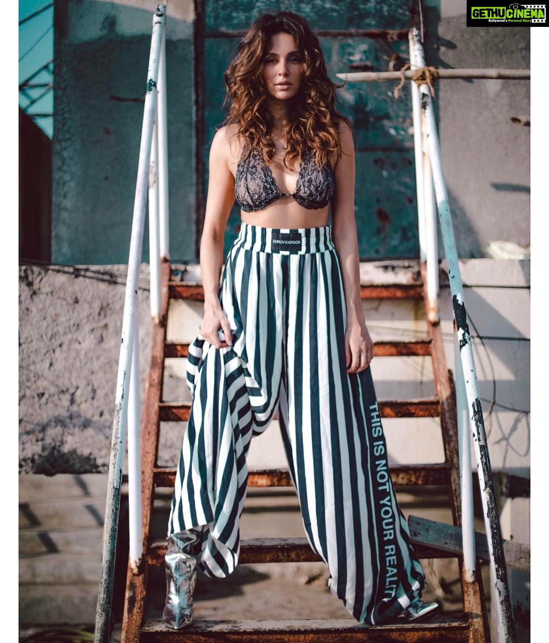 Shibani Dandekar Instagram - #ThisIsNotYourReality dem pants by my superstar @dhruvkapoor shot by my lovely @gauravsawn hair by my cutie @azima_toppo 🙋🏾✌🏾boots by @balenciaga